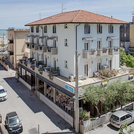 Hotel Villa Dei Gerani Rimini Zewnętrze zdjęcie