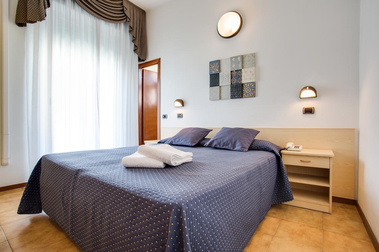 Hotel Villa Dei Gerani Rimini Zewnętrze zdjęcie