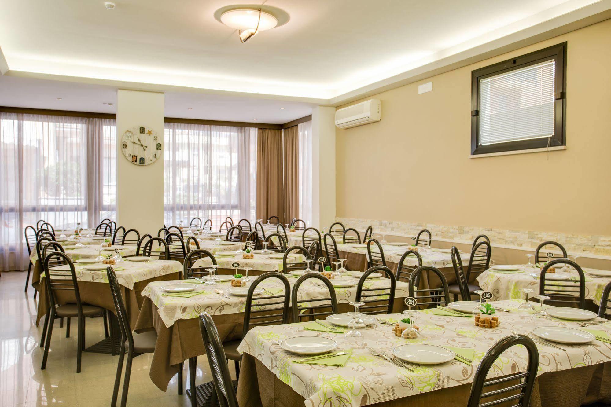 Hotel Villa Dei Gerani Rimini Zewnętrze zdjęcie