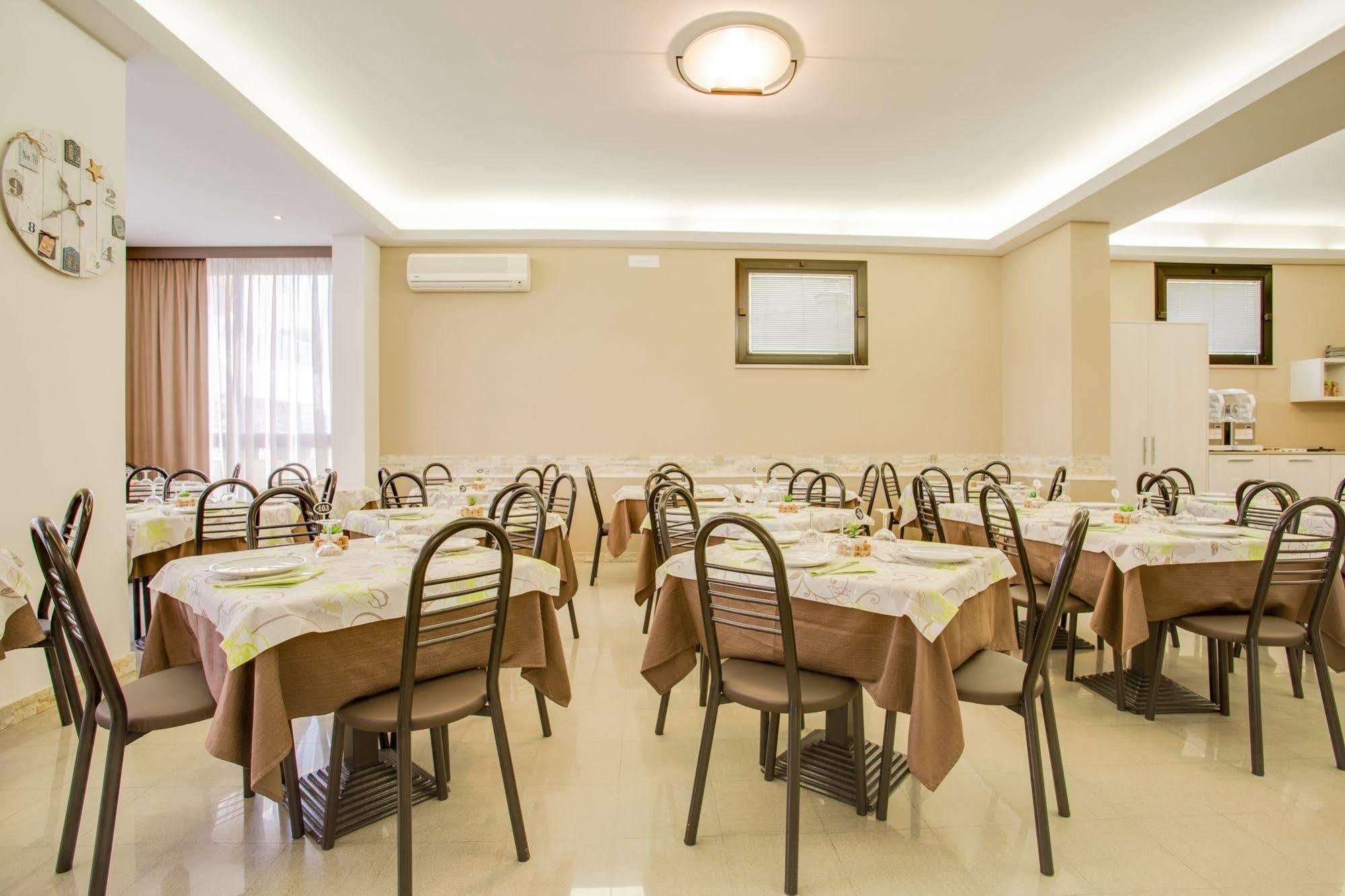 Hotel Villa Dei Gerani Rimini Zewnętrze zdjęcie
